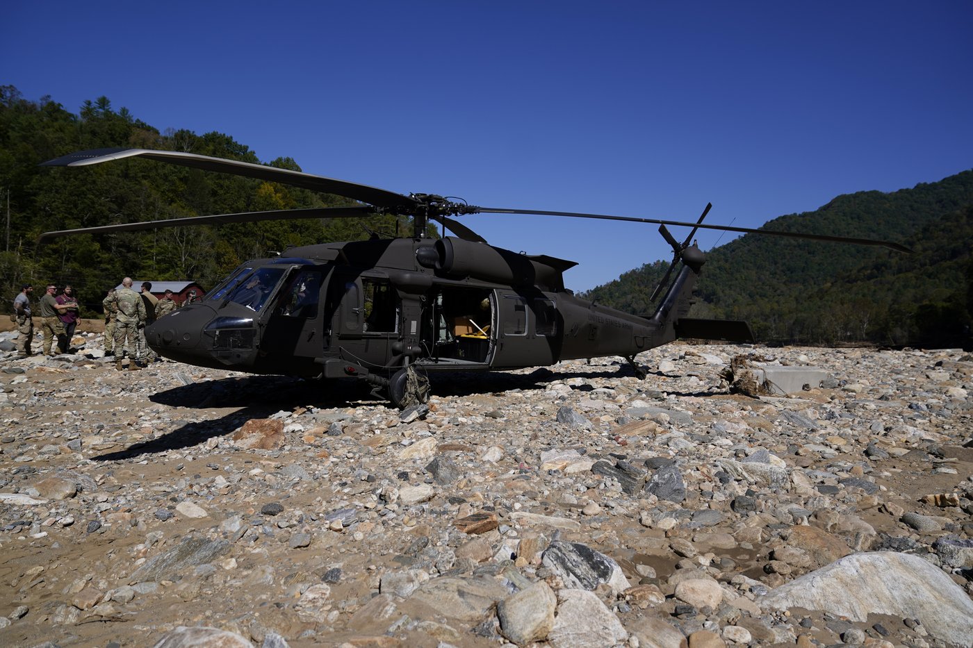 FACT FOCUS: Online posts make unfounded claims about a helicopter delivering aid in North Carolina | iNFOnews.ca