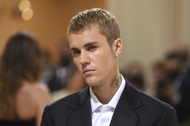 Justin Bieber announces 'Swag ll' will arrive Friday | iNFOnews.ca