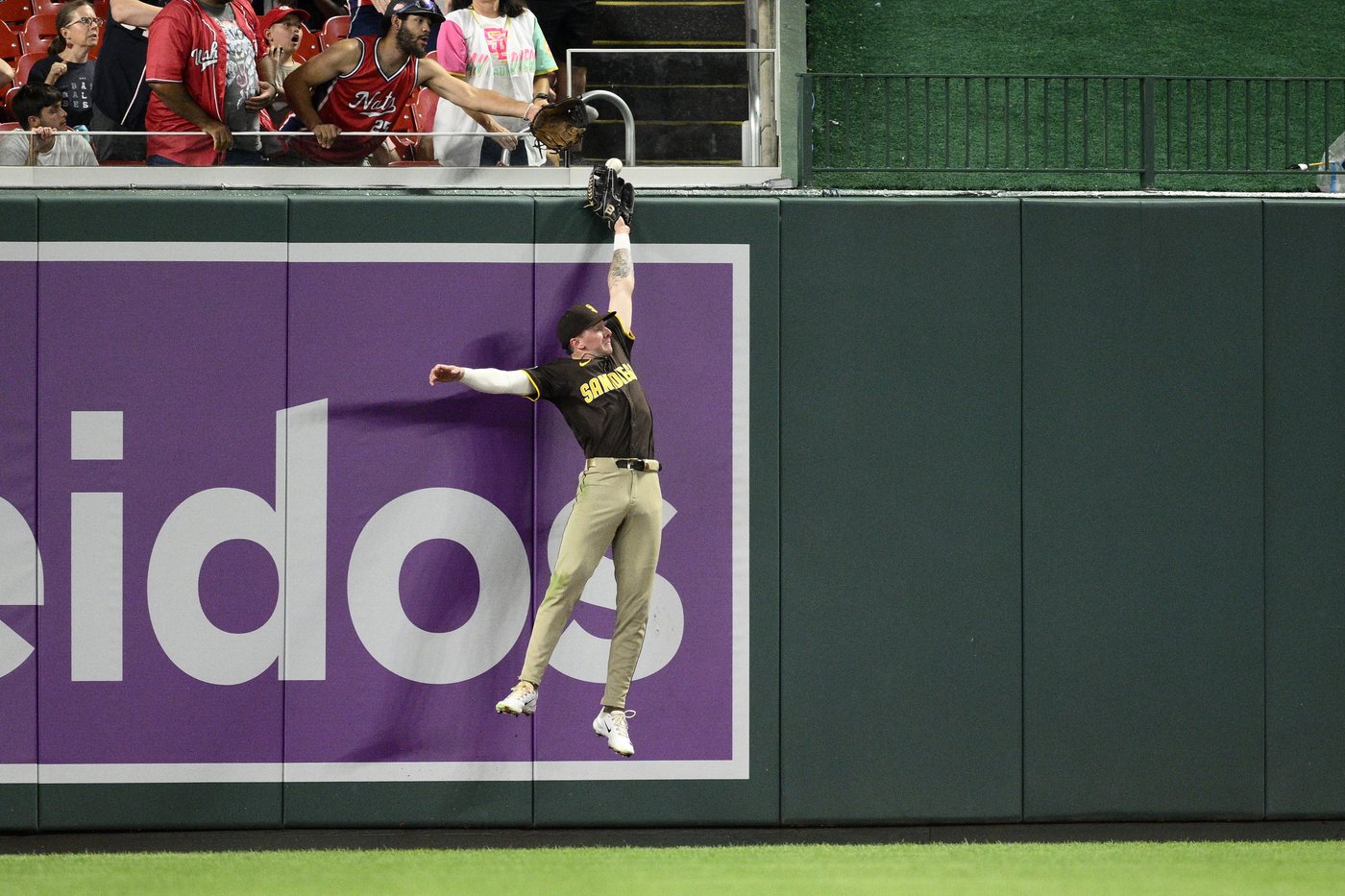 Lowe homers as Nationals defeat Padres 4-2 to snap 5-game skid | iNFOnews.ca