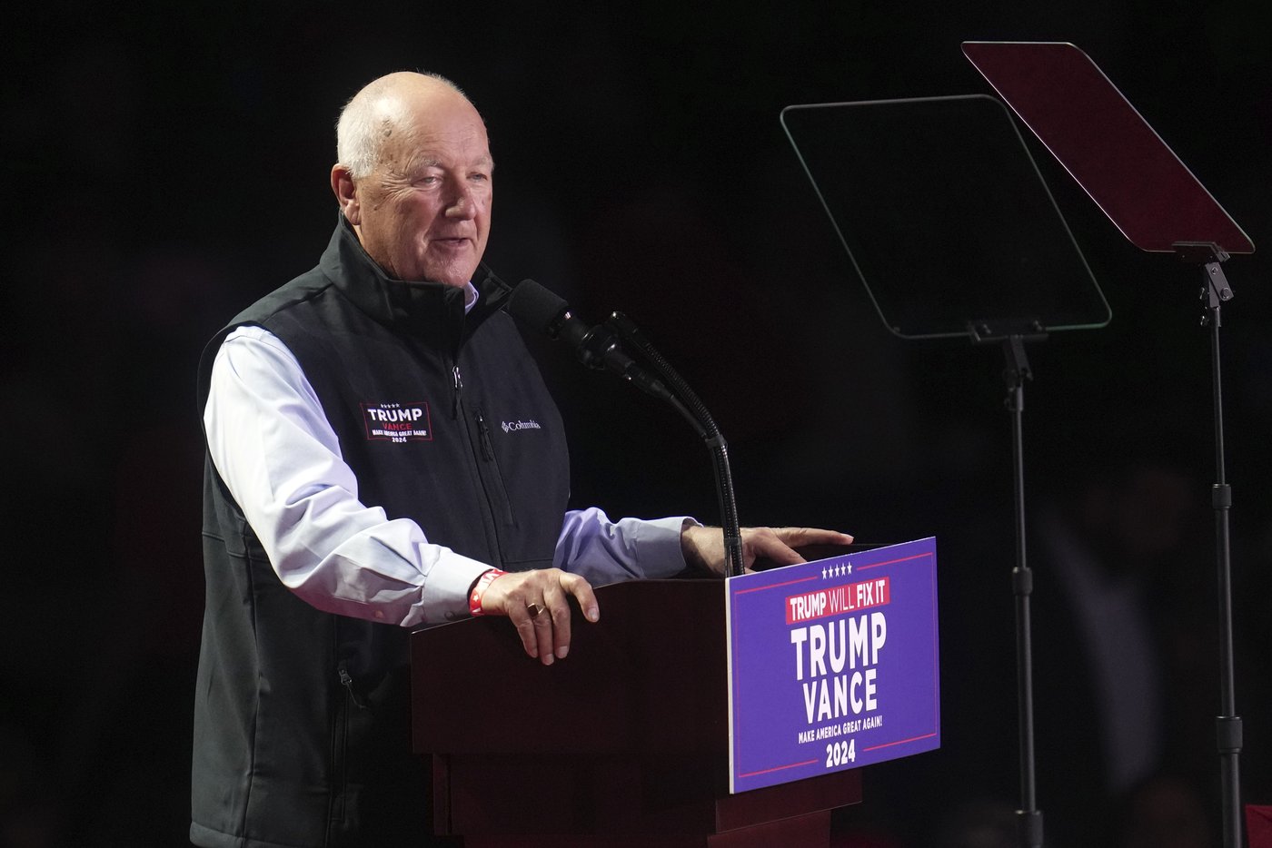 Professor says Canada should block U.S. ambassador while Trump talks annexation | iNFOnews.ca Professor says Canada should block U.S. ambassador while Trump talks annexation | iNFOnews.ca