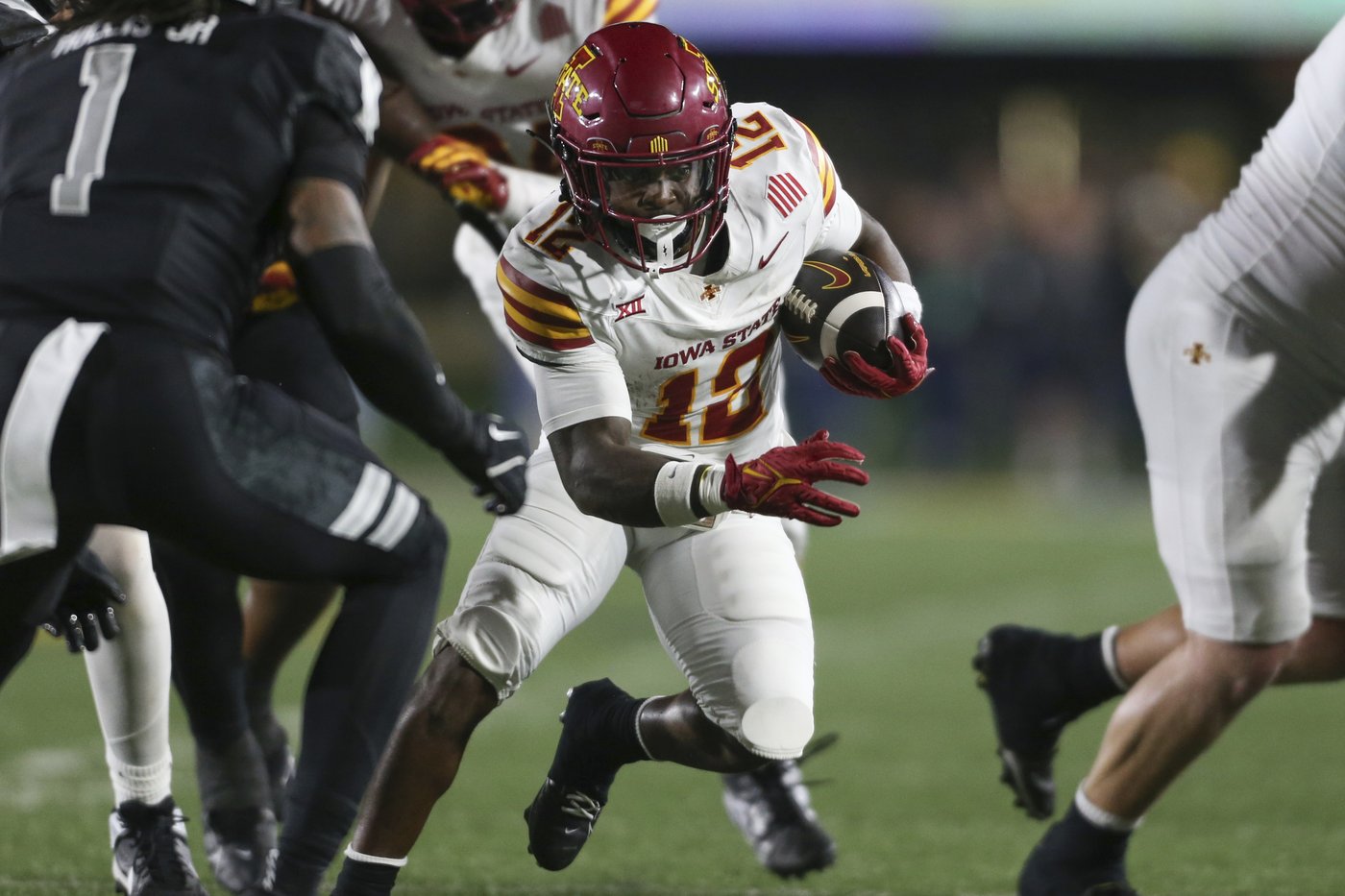 AP Top 25 Extra Points: Nine teams hit midway point 6-0, and five of them are surprises | iNFOnews.ca