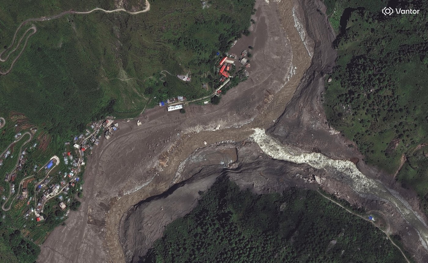 Death toll rises in Nepal-China border disaster as lake poses new flood threat | iNFOnews.ca Death toll rises in Nepal-China border disaster as lake poses new flood threat | iNFOnews.ca