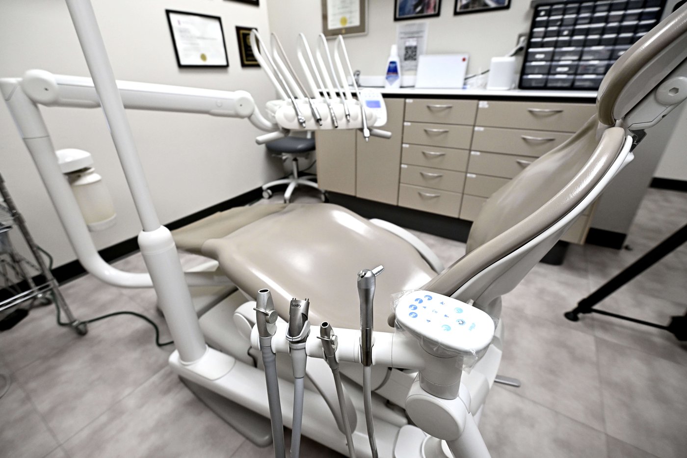 Dental hygienists urge federal parties to keep funding dental care program | iNFOnews.ca