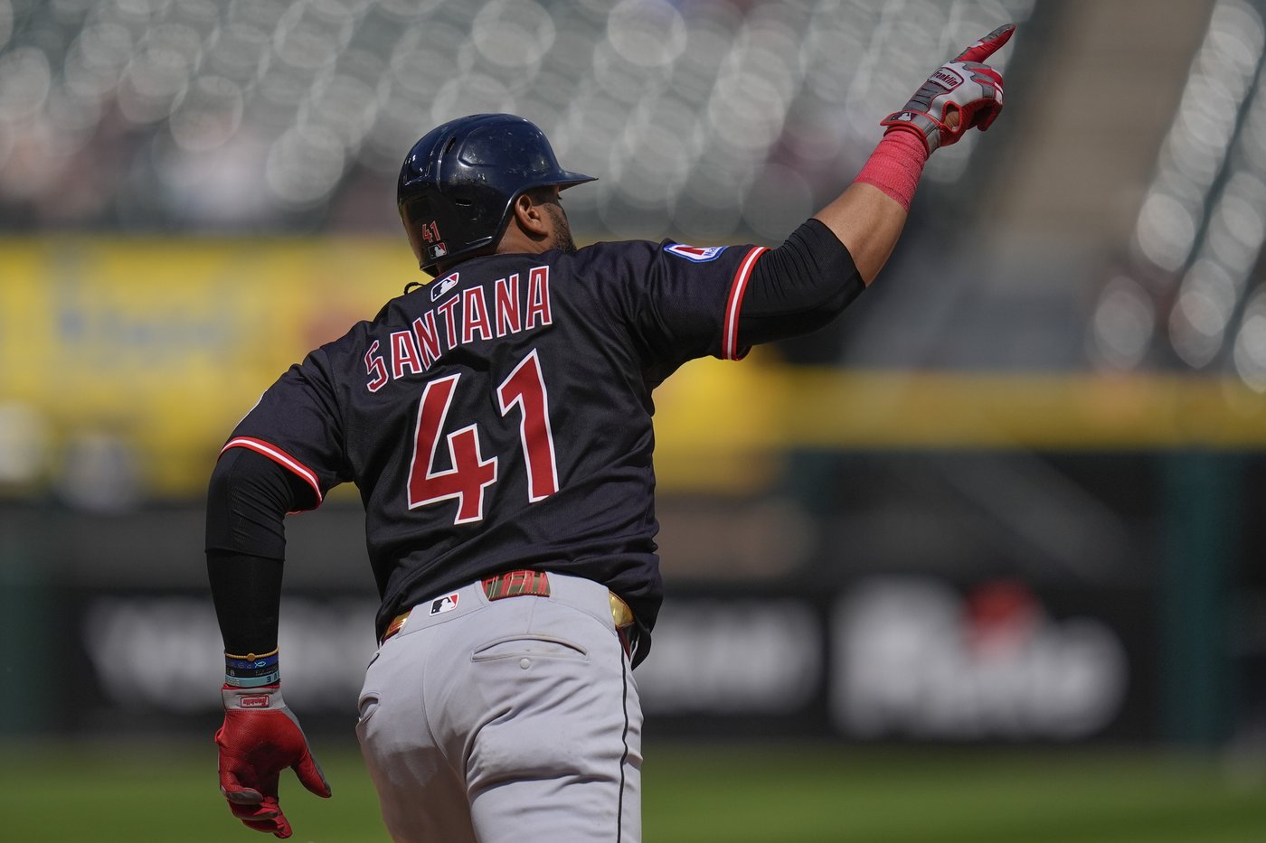 Carlos Santana homers to help the Guardians top the White Sox 4-2 in doubleheader opener | iNFOnews.ca