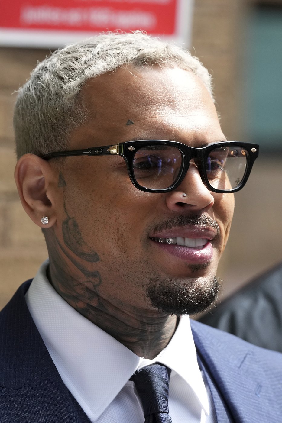 Singer Chris Brown pleads not guilty in London nightclub assault case | iNFOnews.ca