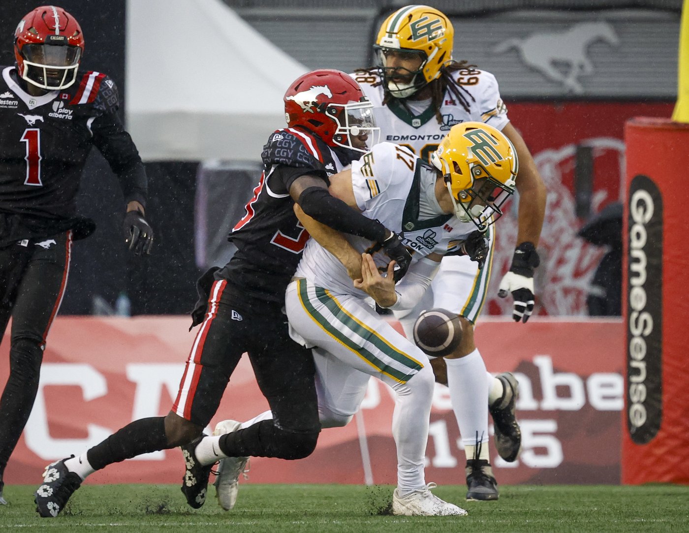 Ottawa Redblacks, Calgary Stampeders are both in dire need of a win | iNFOnews.ca