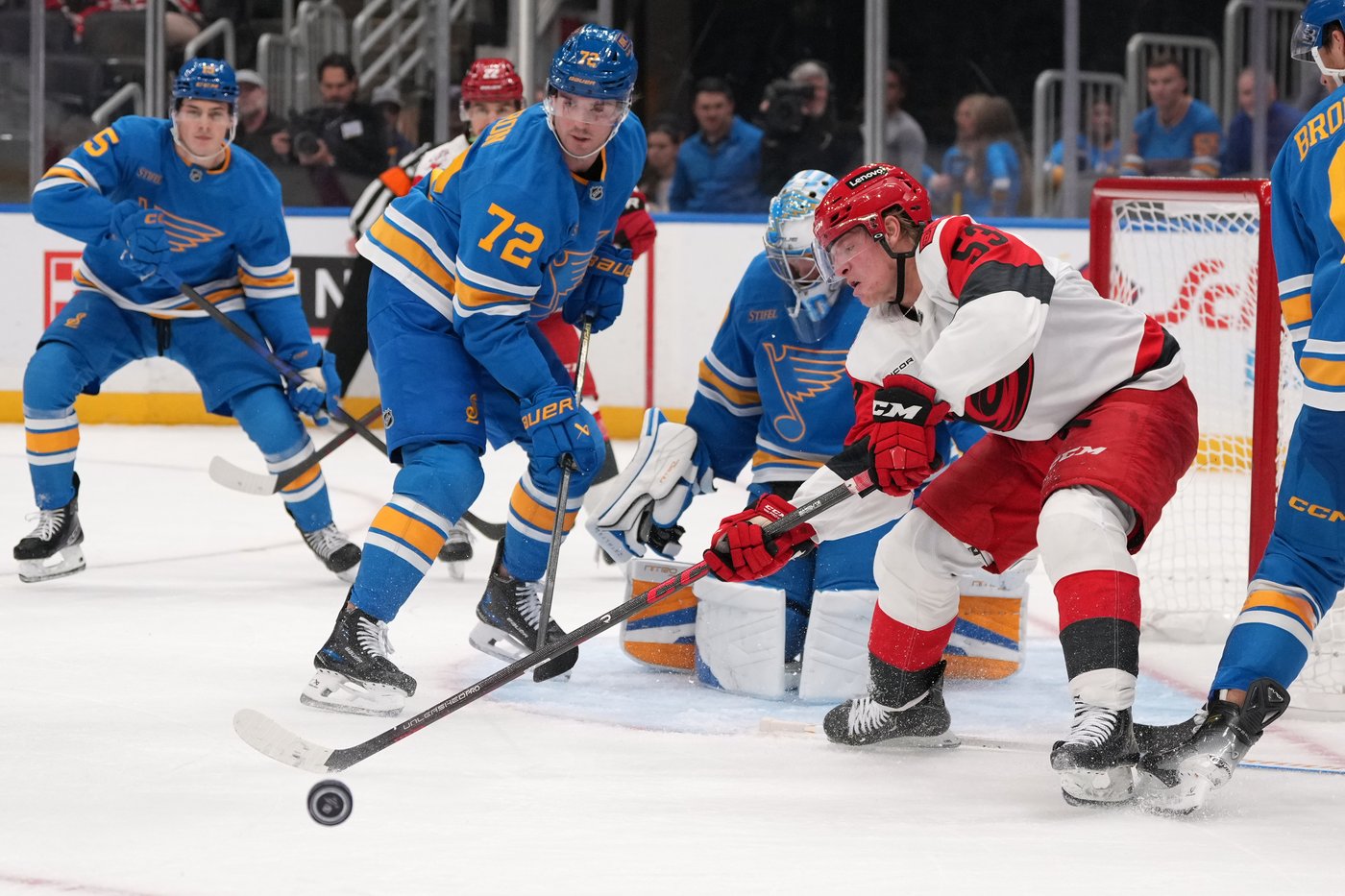 Kochetkov makes 24 saves to help the Hurricanes beat the Blues 4-0 | iNFOnews.ca Kochetkov makes 24 saves to help the Hurricanes beat the Blues 4-0 | iNFOnews.ca