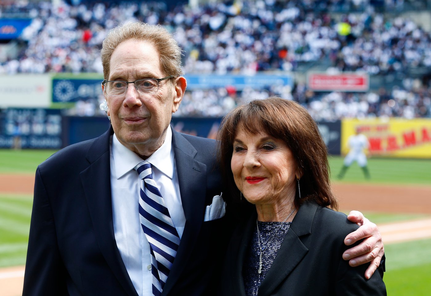 Yankees to pay tribute to radio play-by-play man John Sterling with memorial patch on uniform | iNFOnews.ca Yankees to pay tribute to radio play-by-play man John Sterling with memorial patch on uniform | iNFOnews.ca