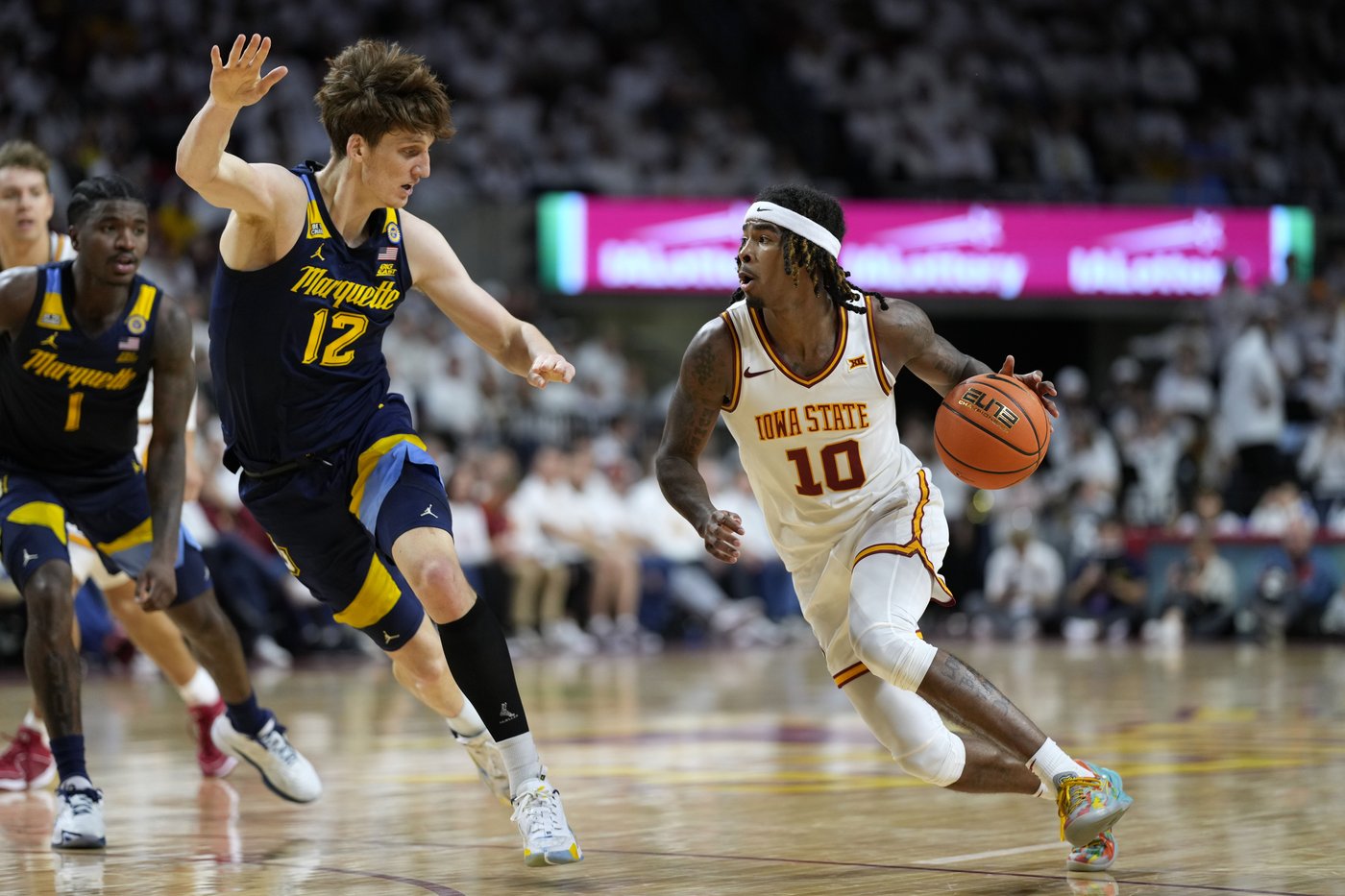Keshon Gilbert scores 24 points to lead No. 6 Iowa State past No. 5 Marquette 81-70 | iNFOnews.ca