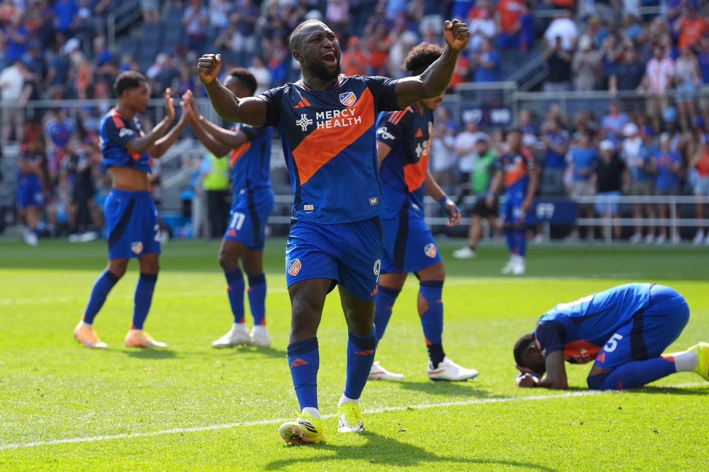 Tom Barlow, Kévin Denkey rally Cincinnati to 4-3 victory over Montreal | iNFOnews.ca