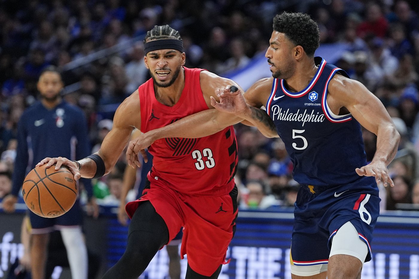 Grimes leads short-handed 76ers to a 109-103 win over the Trail Blazers | iNFOnews.ca