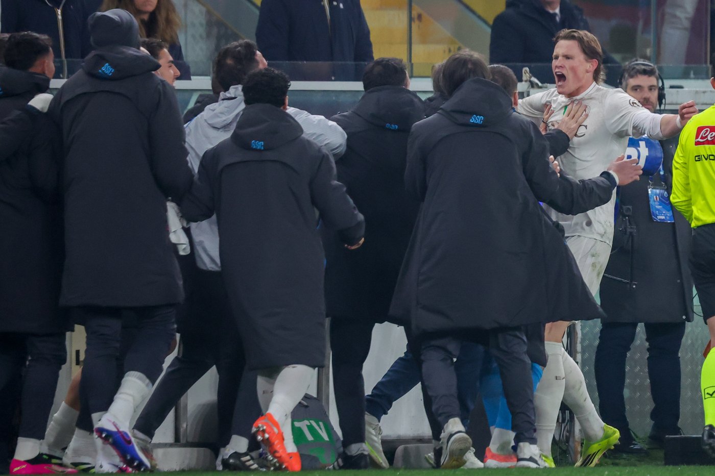 Højlund rescues Napoli with dramatic 3-2 win over Genoa in Serie A | iNFOnews.ca Højlund rescues Napoli with dramatic 3-2 win over Genoa in Serie A | iNFOnews.ca
