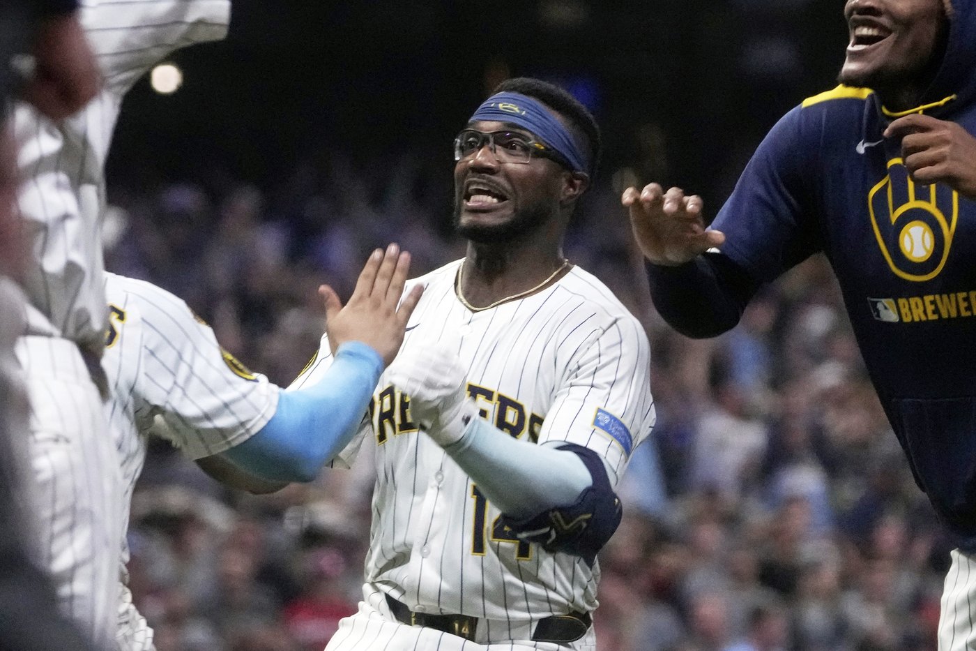 Brewers become first MLB team to clinch playoff spot this season | iNFOnews.ca Brewers become first MLB team to clinch playoff spot this season | iNFOnews.ca