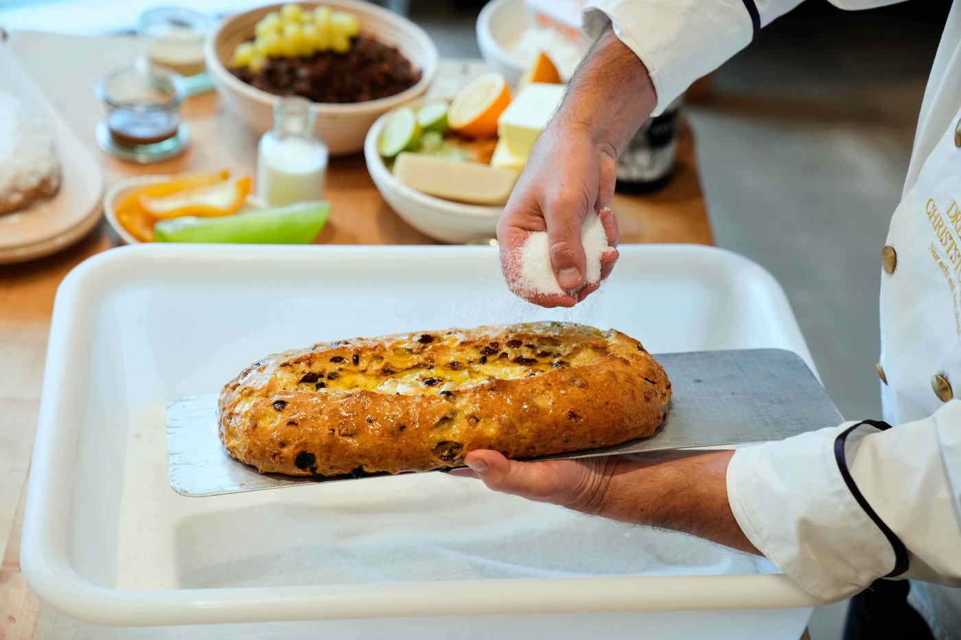 German bakers bring Christmas specialty to life with rich tradition and sweetness | iNFOnews.ca