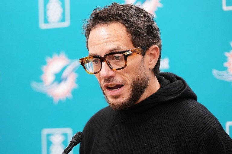 Mike McDaniel's Dolphins head into offseason looking for a new GM and with a big QB question | iNFOnews.ca