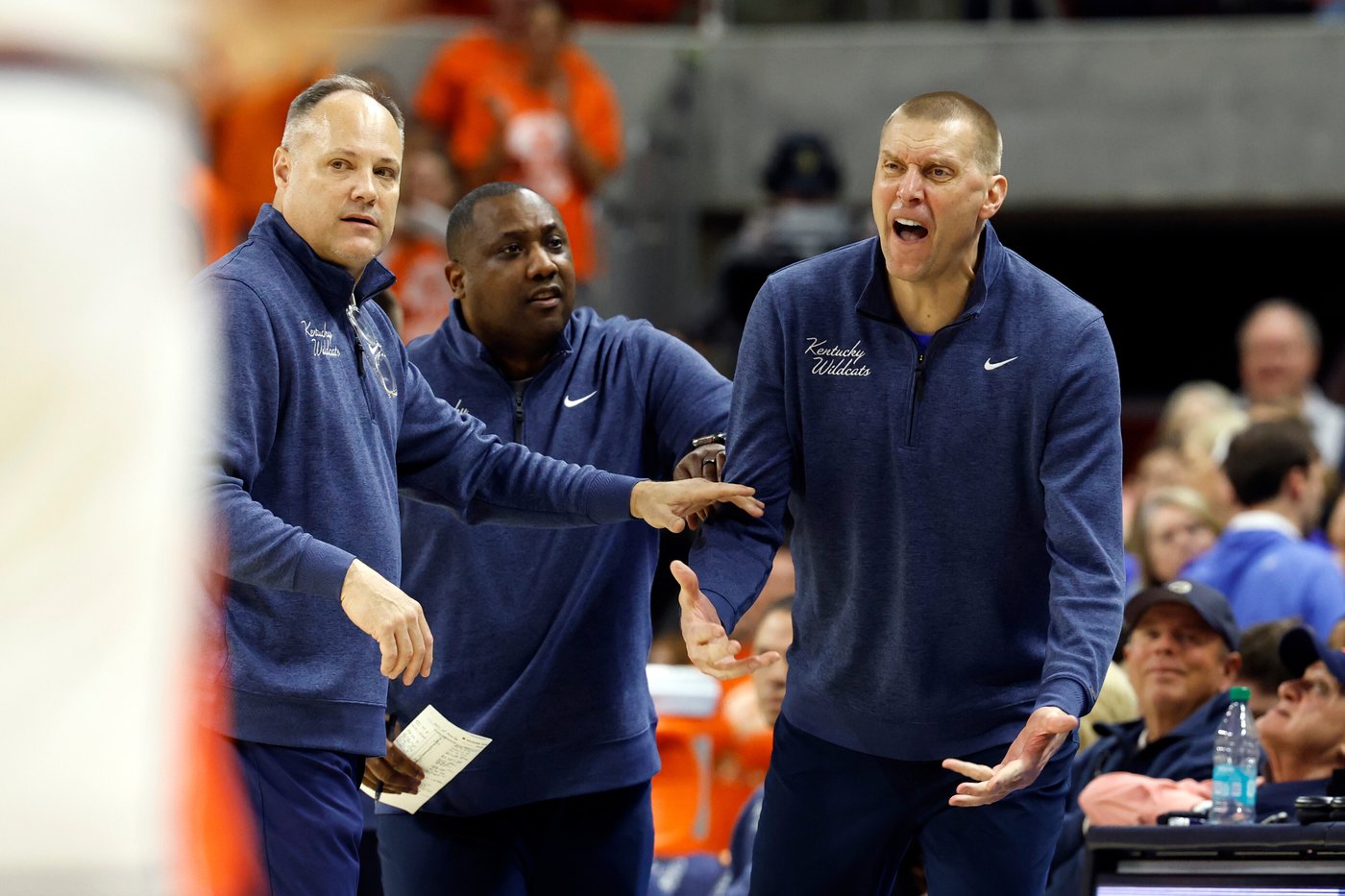 Kentucky coach Mark Pope fined $25,000 by SEC for postgame comments in violation of conference bylaw | iNFOnews.ca Kentucky coach Mark Pope fined $25,000 by SEC for postgame comments in violation of conference bylaw | iNFOnews.ca