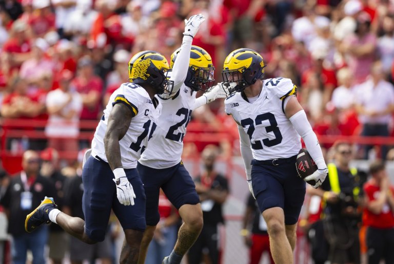 No. 21 Michigan uses 3 long TD runs to beat Nebraska 30-27, extend Huskers' skid against Top 25 foes | iNFOnews.ca