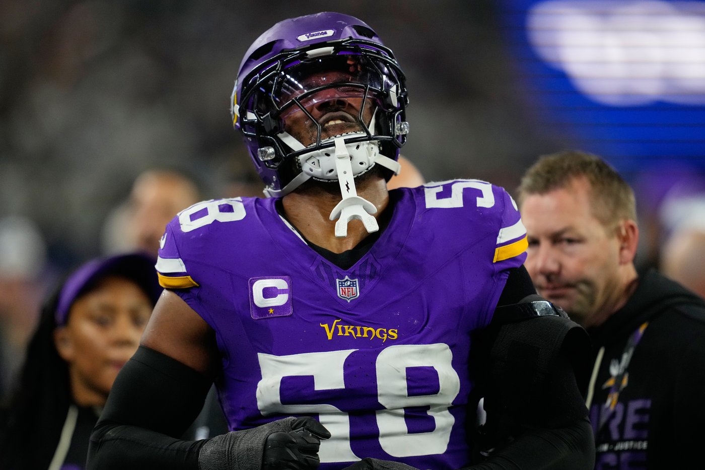 Vikings edge rusher Greenard to have season-ending shoulder surgery after making Pro Bowl last year | iNFOnews.ca