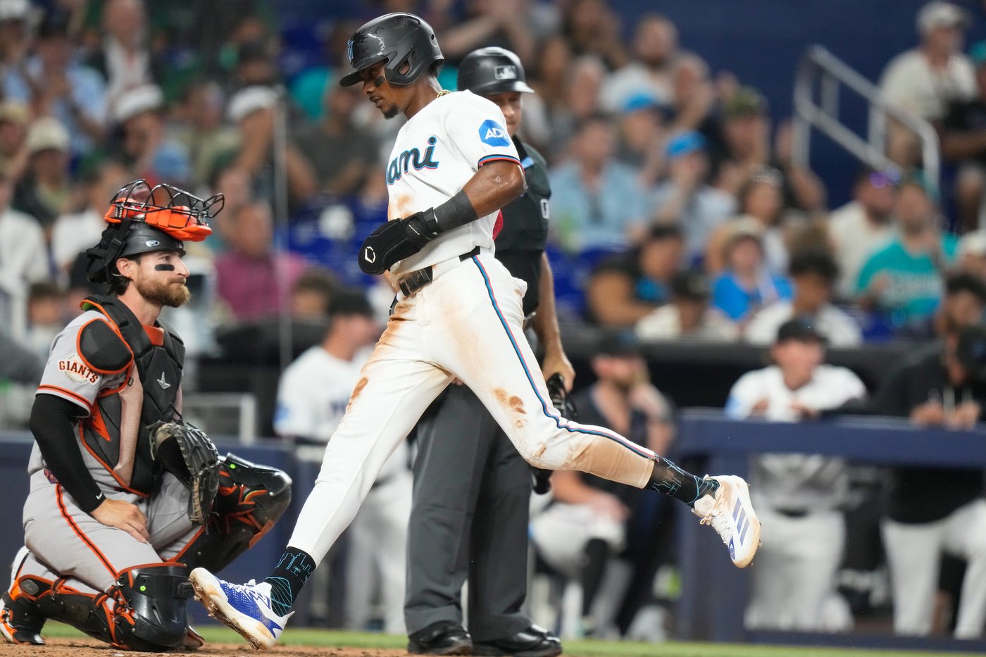 Meyer wins 8th straight decision to start season as Marlins beat Giants 6-3 | iNFOnews.ca Meyer wins 8th straight decision to start season as Marlins beat Giants 6-3 | iNFOnews.ca