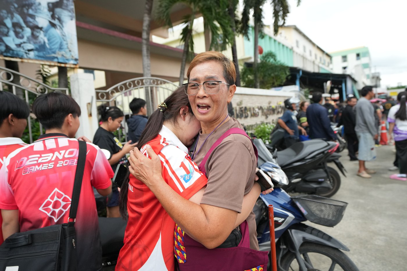 Police respond to a school shooting in Thailand, in photos | iNFOnews.ca