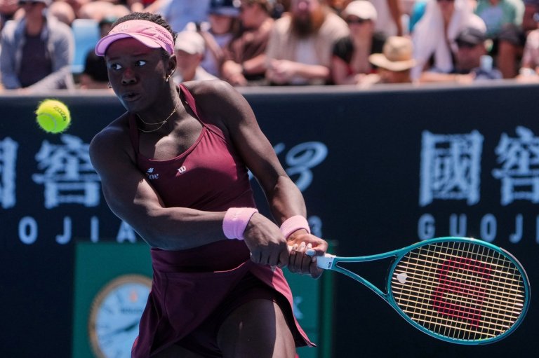 Mboko advances to third round at Australian Open, Dabrowski wins doubles opener | iNFOnews.ca