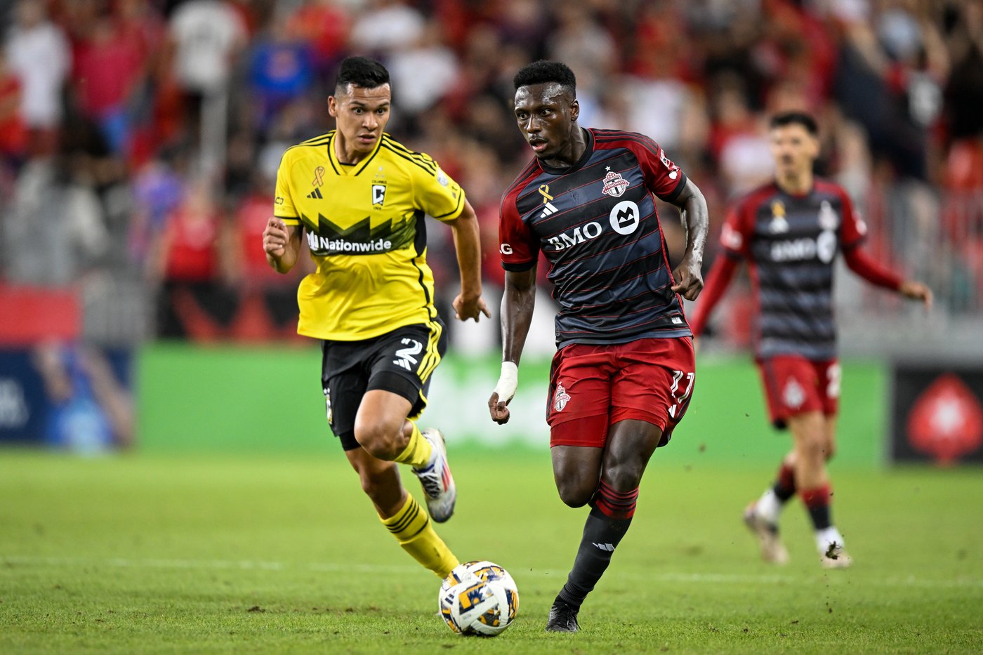 Veteran winger Derrick Etienne Jr. signs new contract with Toronto FC | iNFOnews.ca