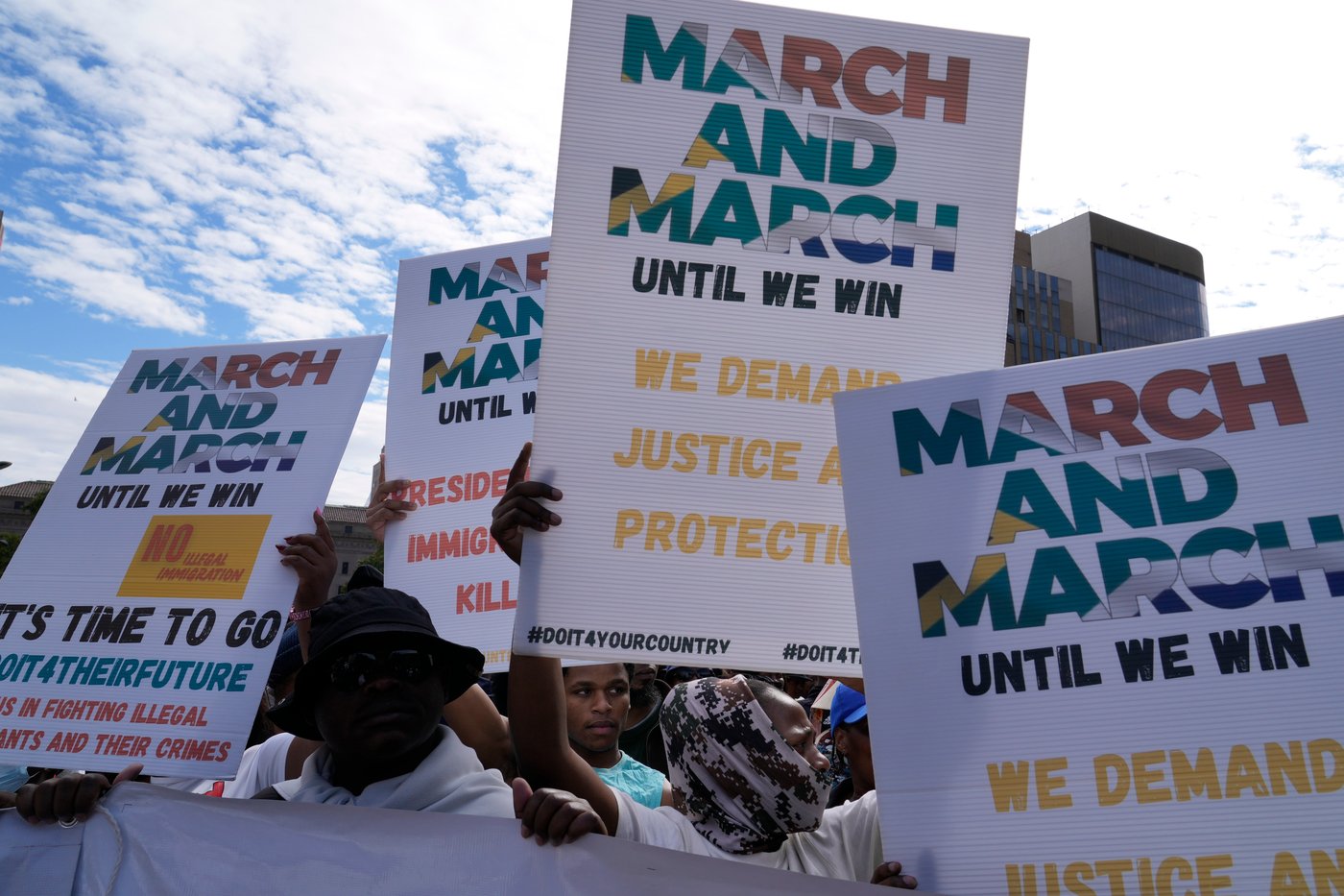 Hundreds march in Johannesburg against illegal migration as shops shut over looting fears | iNFOnews.ca