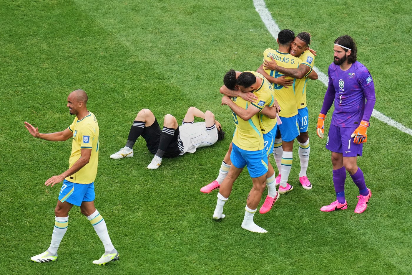 Paraguay stuns Germany, Morocco and Brazil also advance in World Cup Round of 32, in photos | iNFOnews.ca
