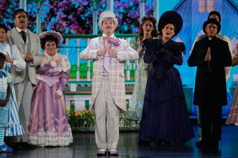Broadway revivals and 'Liberation' win big at the Tony Awards, hosted by Pink | iNFOnews.ca