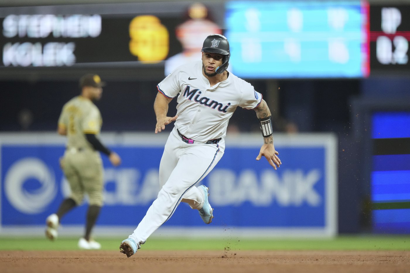 Marlins hold off late Padres' rally in 4-3 win | iNFOnews.ca Marlins hold off late Padres' rally in 4-3 win | iNFOnews.ca