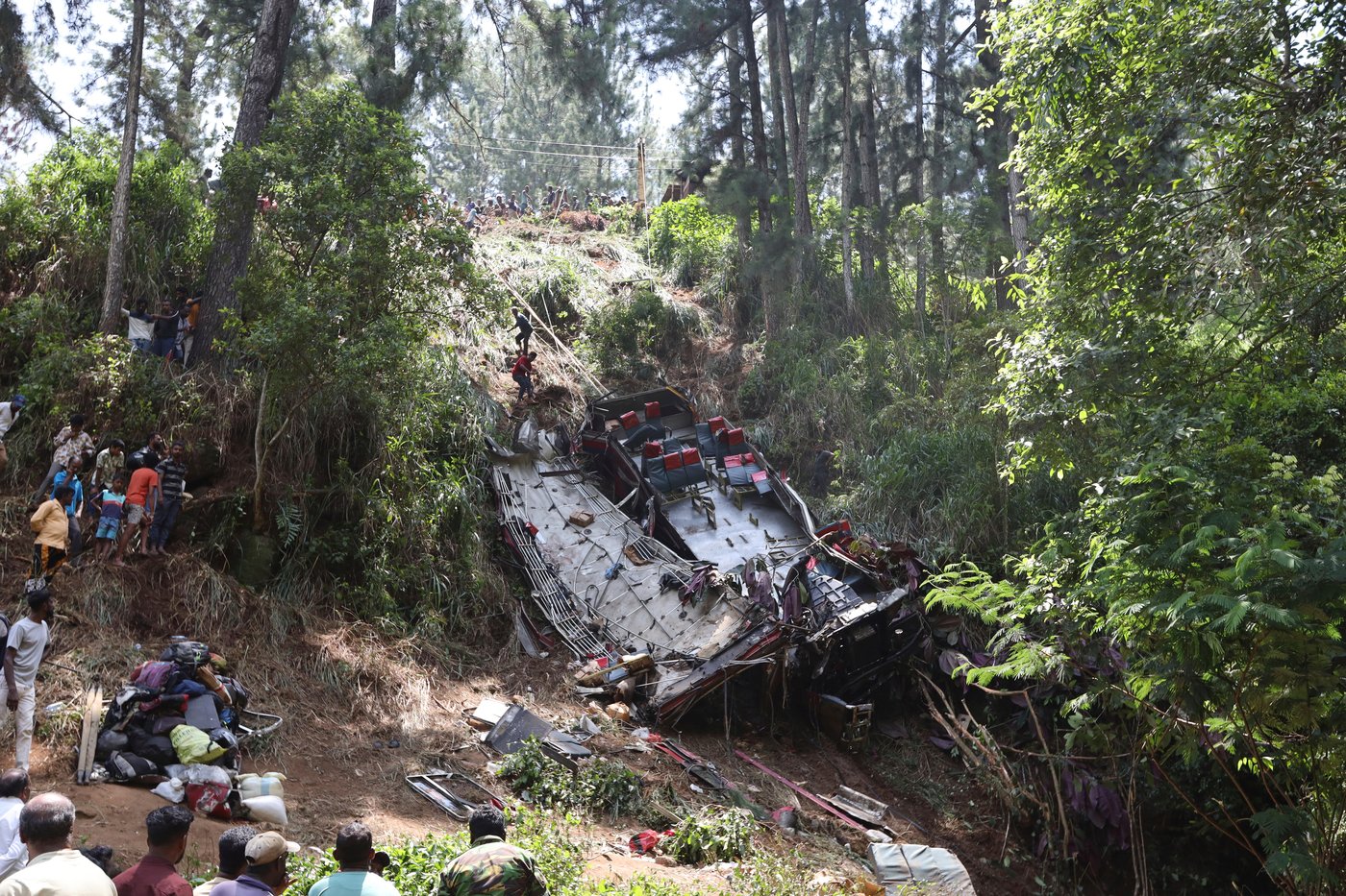 Passenger bus skids off a cliff in Sri Lanka, killing 21 people and injuring 35 | iNFOnews.ca Passenger bus skids off a cliff in Sri Lanka, killing 21 people and injuring 35 | iNFOnews.ca