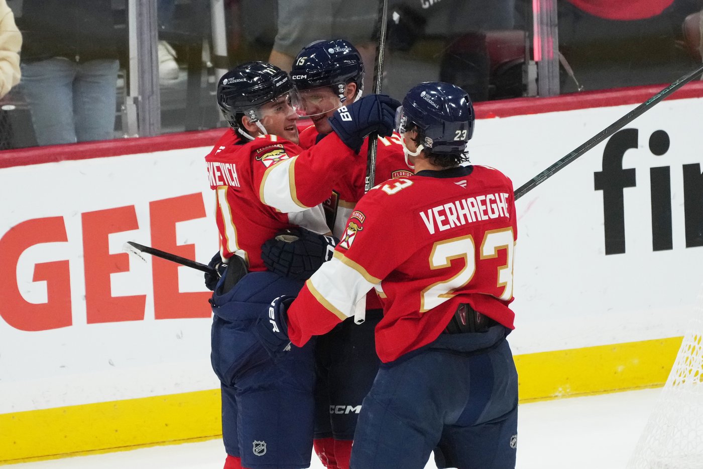 Panthers beat Senators to remain unbeaten, roll to 6-2 victory for 3-0-0 start | iNFOnews.ca