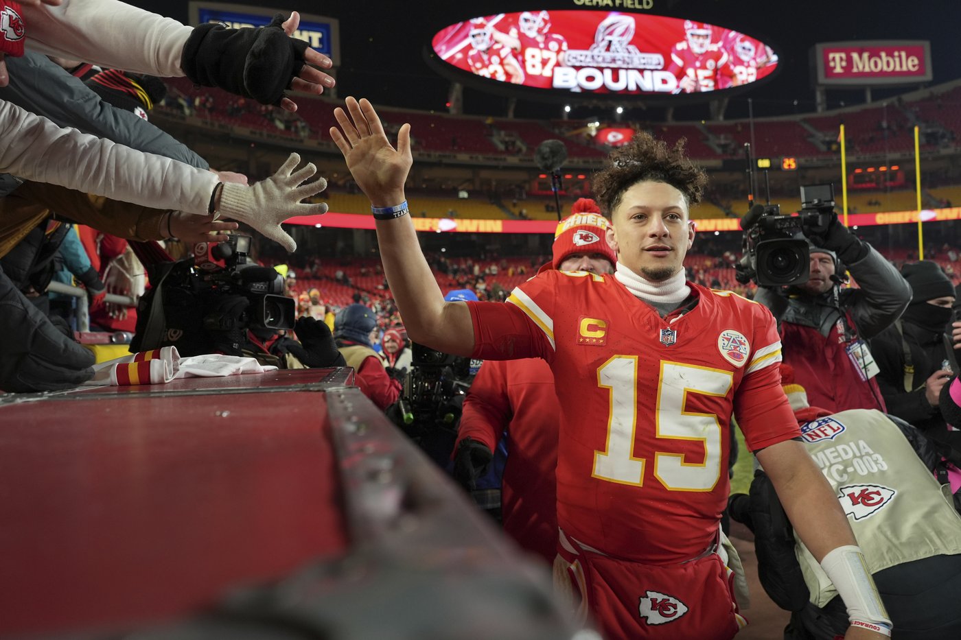 Could Patrick Mahomes' actions lead the NFL to join the NBA and NHL in cracking down on flopping? | iNFOnews.ca