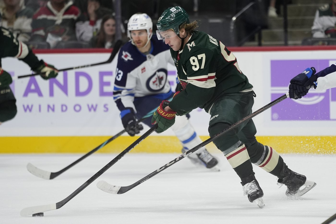 Hellebuyck makes 43 saves, Iafallo scores twice to give Jets 4-1 win over Wild | iNFOnews.ca