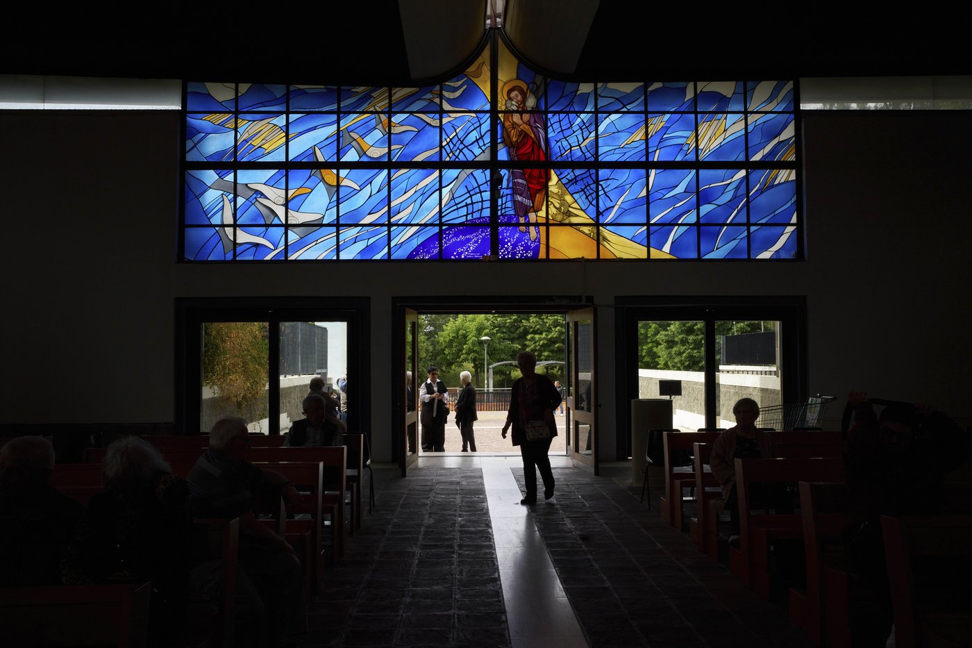 At Mass in housing projects and tourist hotspots, Romans pray next pope focuses on poverty and peace | iNFOnews.ca At Mass in housing projects and tourist hotspots, Romans pray next pope focuses on poverty and peace | iNFOnews.ca