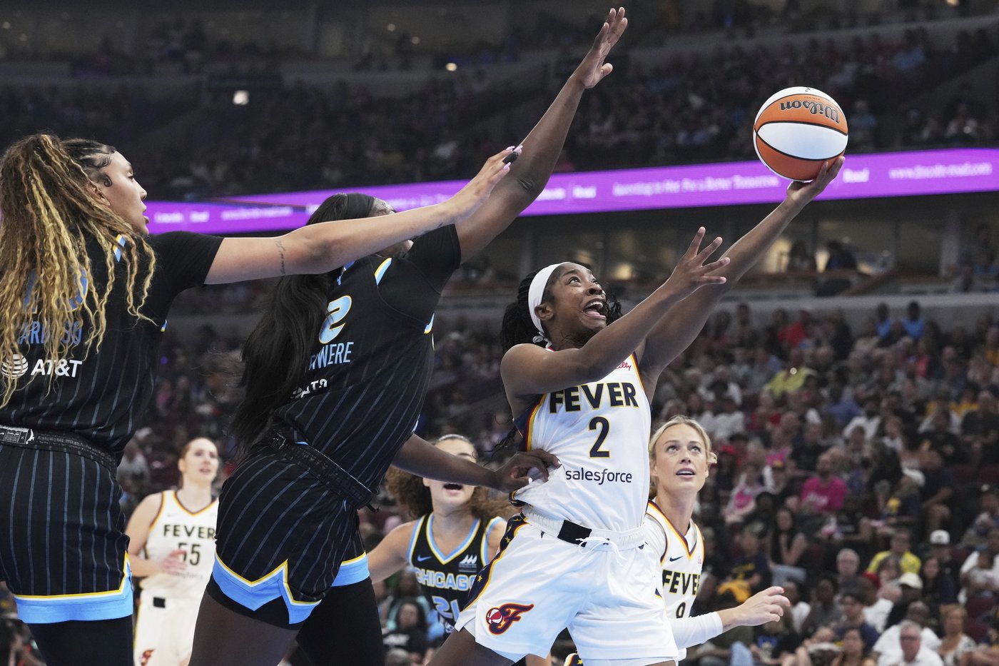 Mitchell's 35 points lift Fever over Sky 93-78; Clark and Reese sit out | iNFOnews.ca Mitchell's 35 points lift Fever over Sky 93-78; Clark and Reese sit out | iNFOnews.ca