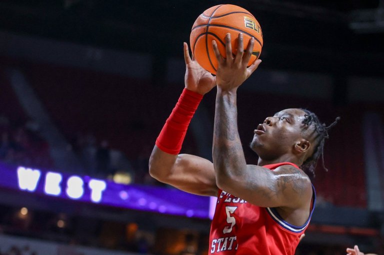 NCAA investigates 13 former basketball players for sports betting violations | iNFOnews.ca