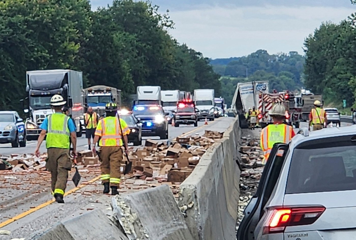 Hot dog spill shuts down highway in Pennsylvania commuters' wurst nightmare | iNFOnews.ca