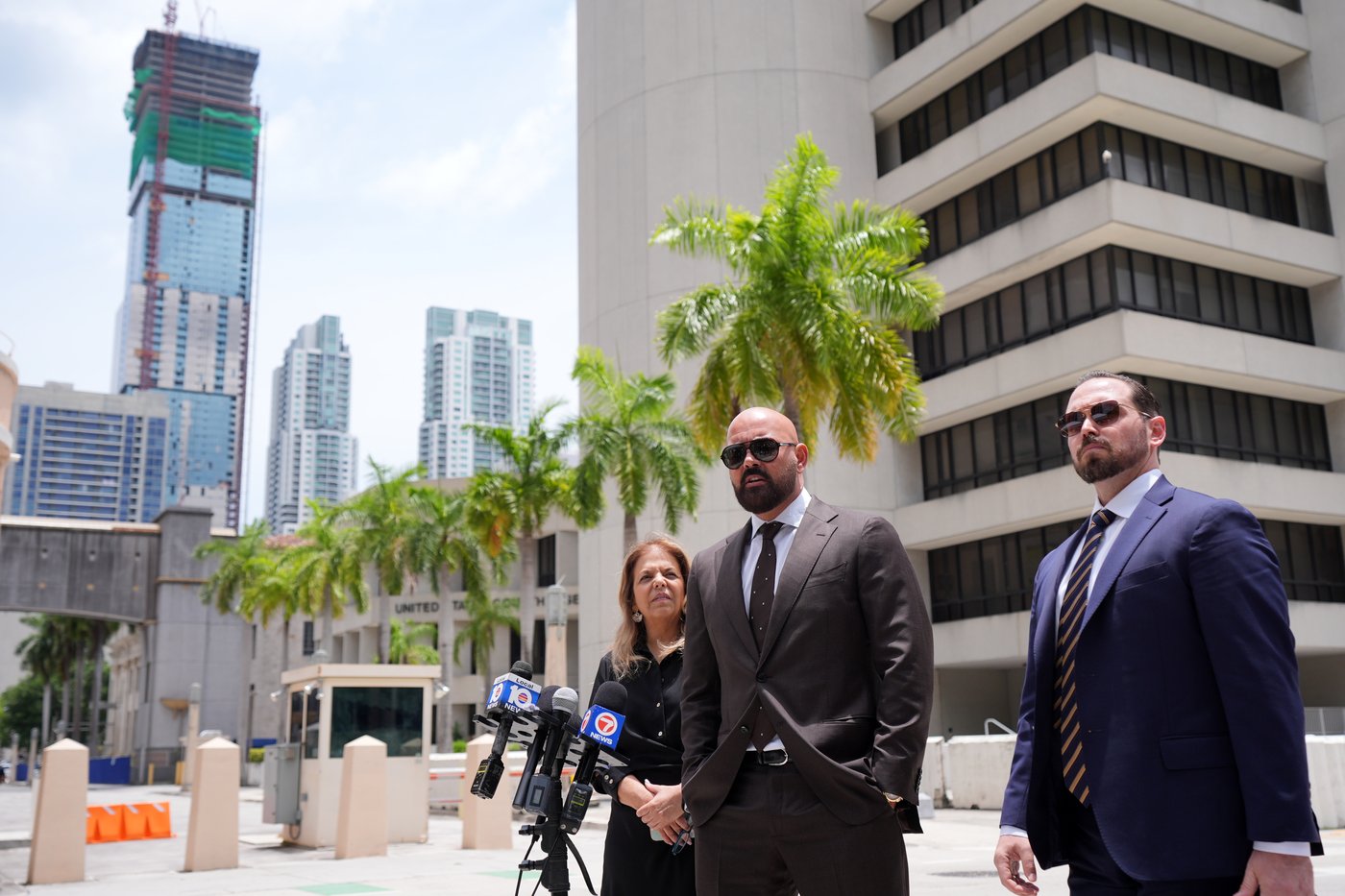 Tate brothers will remain in jail at least 2 more weeks as they fight extradition to the UK | iNFOnews.ca Tate brothers will remain in jail at least 2 more weeks as they fight extradition to the UK | iNFOnews.ca