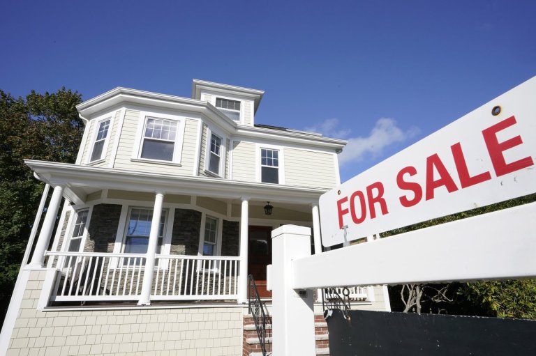 Home sales in B.C. down again in August amid 'gradual recovery,' association says | iNFOnews.ca