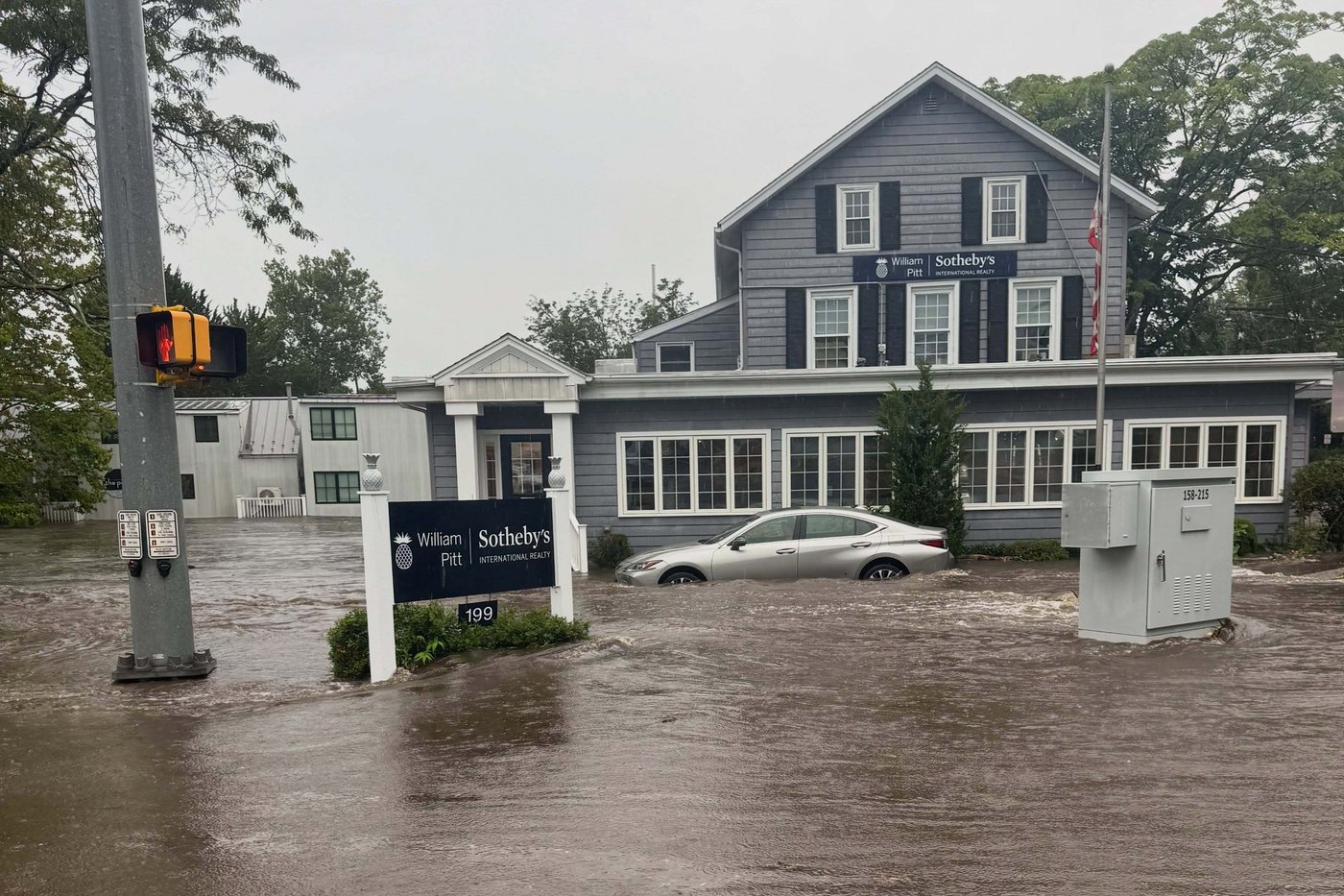 Drenching rains bring flash flooding across coastal Connecticut, New York and New Jersey | iNFOnews.ca Drenching rains bring flash flooding across coastal Connecticut, New York and New Jersey | iNFOnews.ca