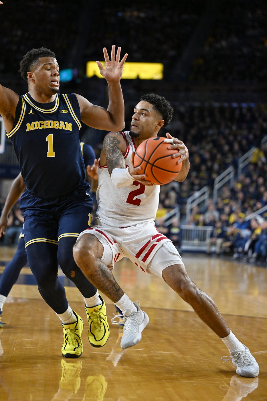 Wisconsin hands No. 2 Michigan its first loss, 91-88 | iNFOnews.ca