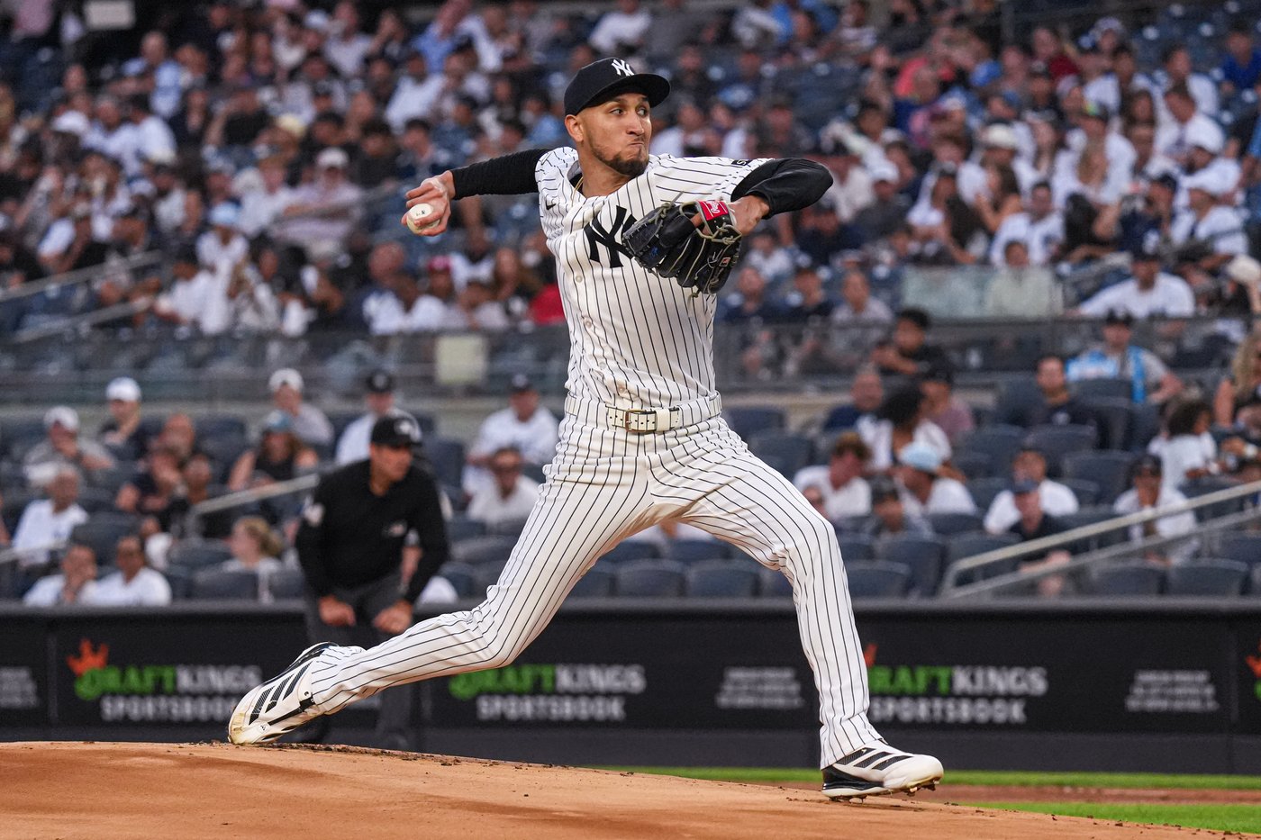 Cody Bellinger hits a tiebreaking double in the 7th inning as the Yankees beat the Astros 9-3 | iNFOnews.ca Cody Bellinger hits a tiebreaking double in the 7th inning as the Yankees beat the Astros 9-3 | iNFOnews.ca