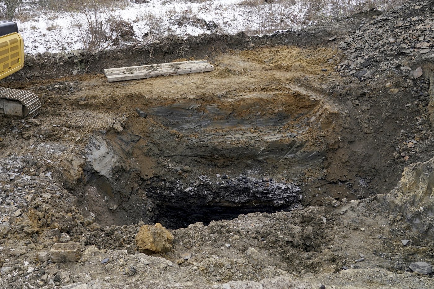 Efforts continue to stabilize area where Pennsylvania woman fell to her death in sinkhole | iNFOnews.ca