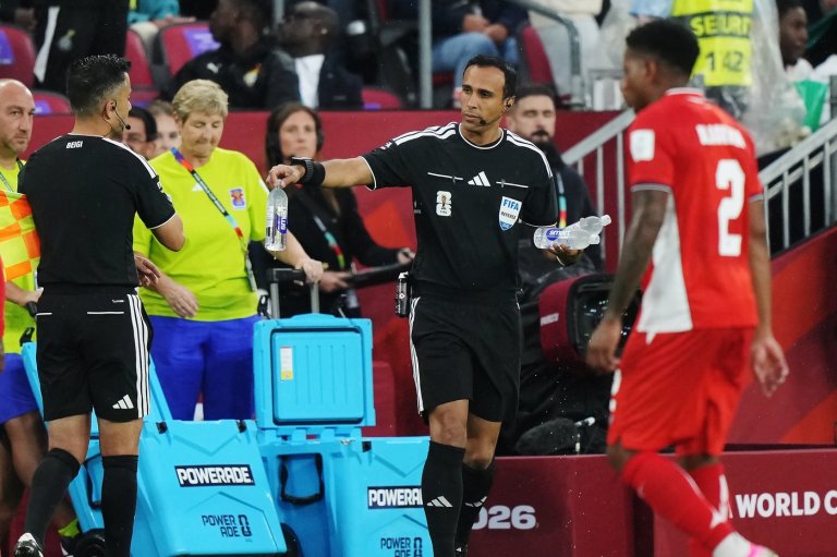 Experts say unpopular hydration breaks unlikely to turn audiences against sponsor | iNFOnews.ca