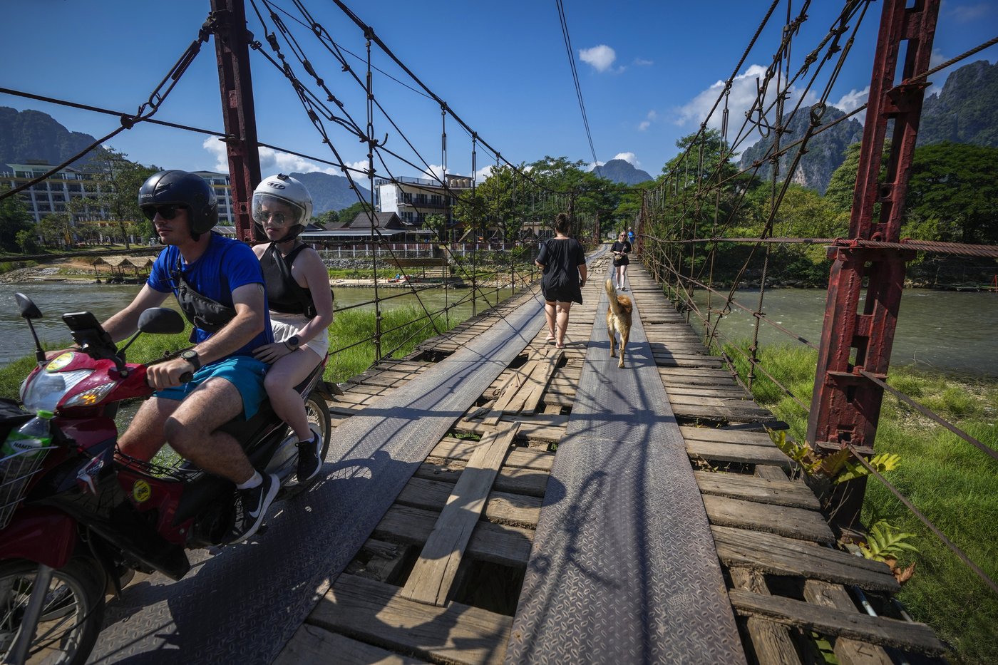 Laos government pledges justice in mass alcohol poisoning case that has killed 6 tourists | iNFOnews.ca