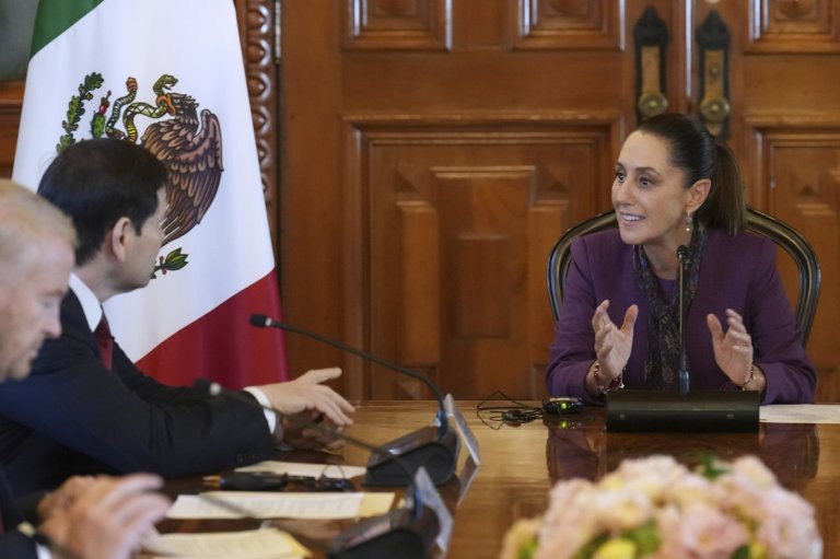 Mexico's president increasingly backed against a wall in managing Trump relationship | iNFOnews.ca