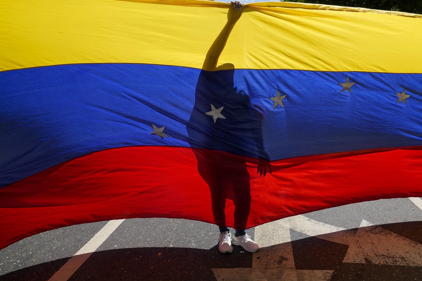 Venezuela's opposition leader defies Maduro to lead protests that end in confusing arrest claims | iNFOnews.ca Venezuela's opposition leader defies Maduro to lead protests that end in confusing arrest claims | iNFOnews.ca