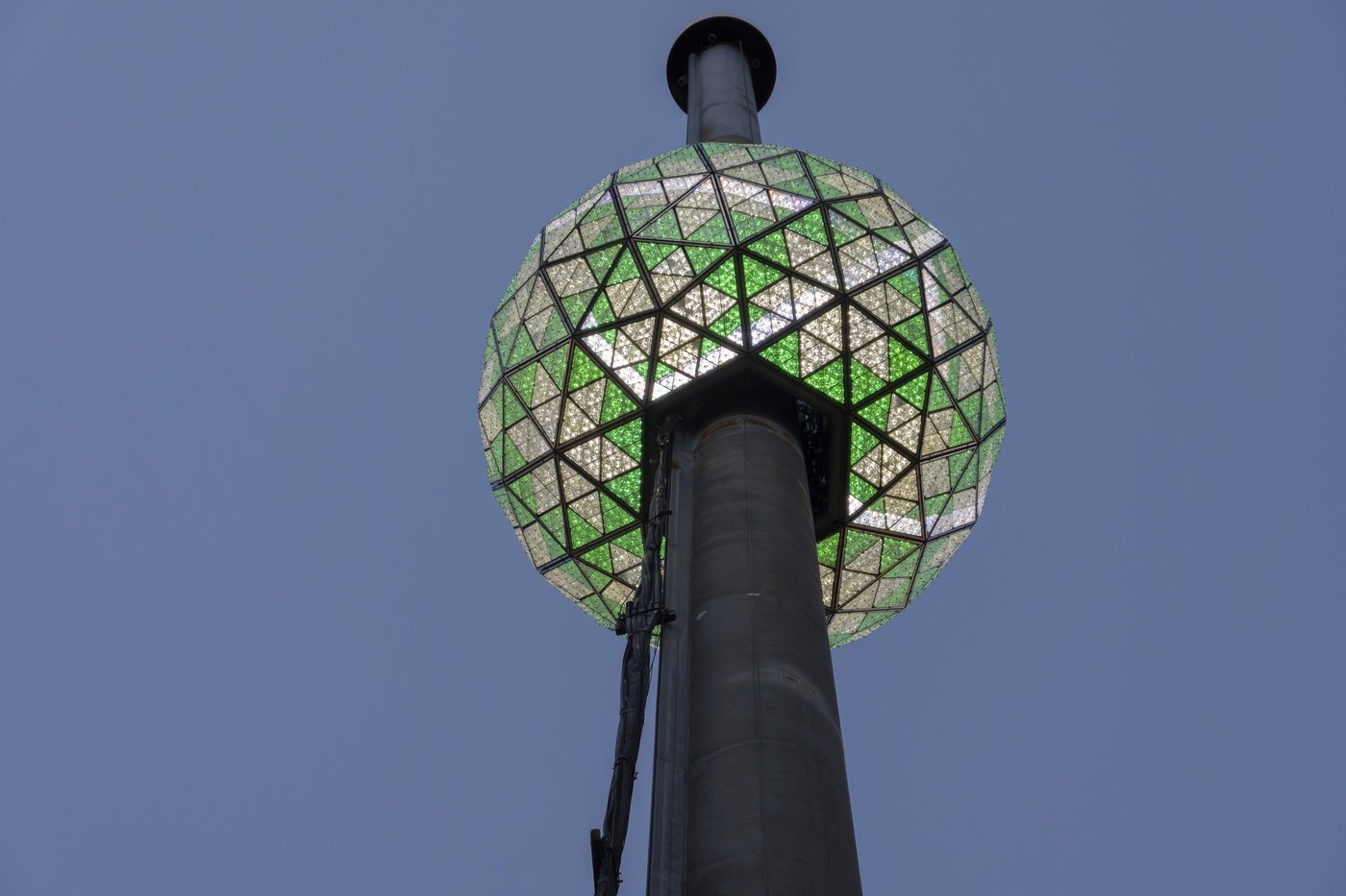 Times Square ball takes final test for New Year's Eve | iNFOnews.ca
