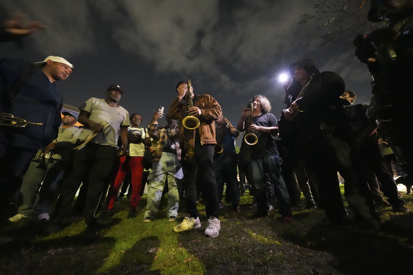 A traditional send-off in New Orleans for an innovative brass band musician | iNFOnews.ca